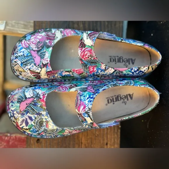 Women's Alegria‎ &quot;Paloma&quot; Mary-Janes multicolor &quot;Finch&quot; print. Size 36