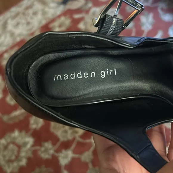 Women's Black Chunky Heel Shoes by MADDEN GIRL