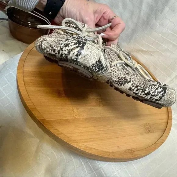 Womens Cole Haan Cream Snake Print  Slip On Leather Shoes Size 9B Euc