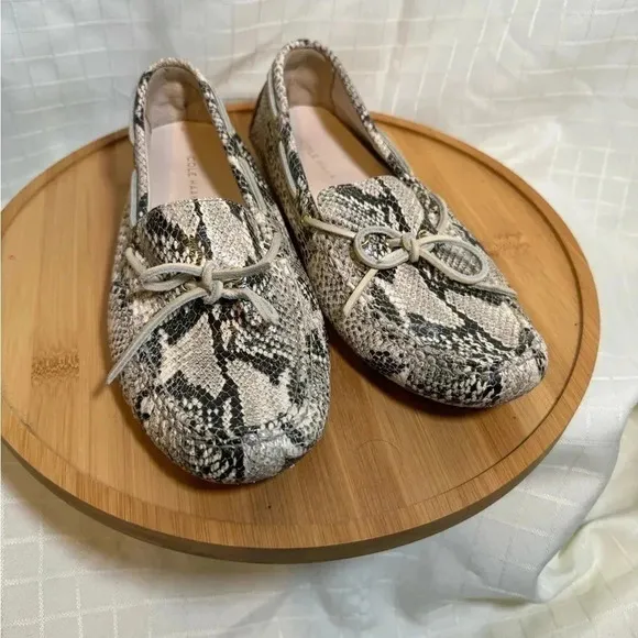Womens Cole Haan Cream Snake Print  Slip On Leather Shoes Size 9B Euc