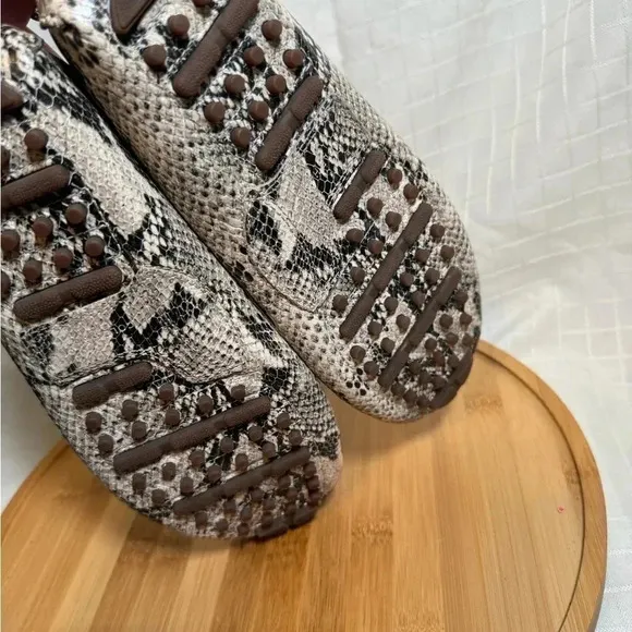 Womens Cole Haan Cream Snake Print  Slip On Leather Shoes Size 9B Euc