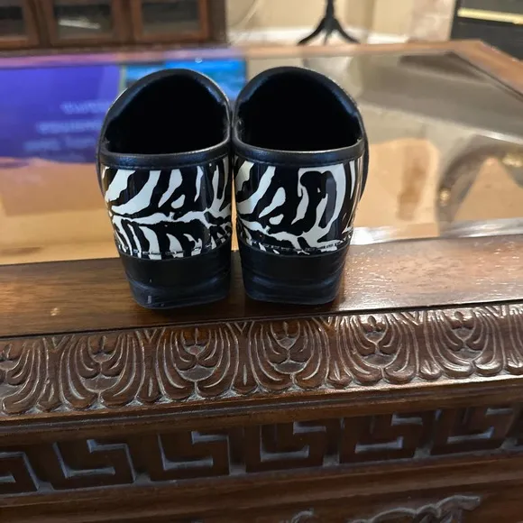 Women’s Dansko Zebra Print Patent Leather Shoes  Size 37 (6.5)