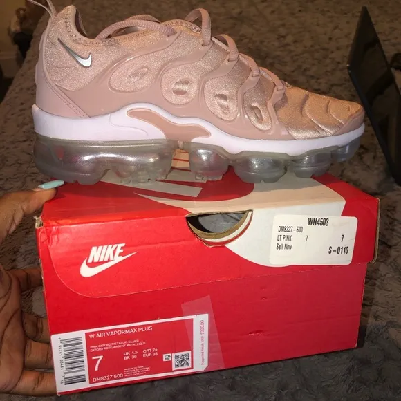 Women’s gym shoes