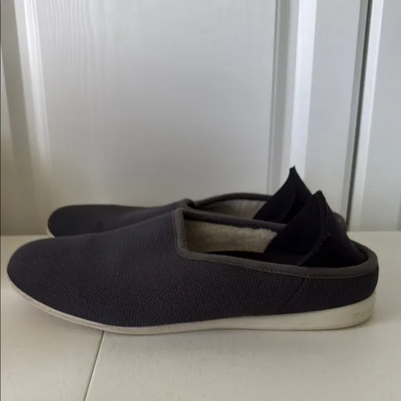 WOMEN’S MAHABIS OUTDOOR DARK GRAY SLIPPERS (sz EU 39 or US 8)