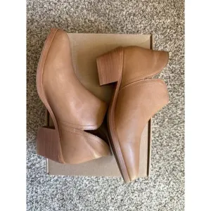 Women's Mia Everyday Ankle Bootie - color Almond - size 10 with 2” Heel