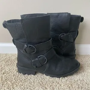 Women's Sorel Black Phoenix Moto Boots Size 8.5 Black Waterproof leather buckle