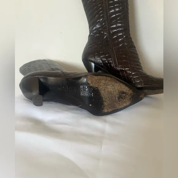 Women’s Via Spiga brown leather croc embossed mid calf pointy toe boots size 8.5