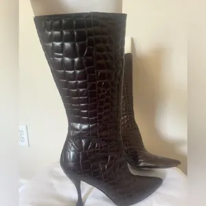 Women’s Via Spiga brown leather croc embossed mid calf pointy toe boots size 8.5