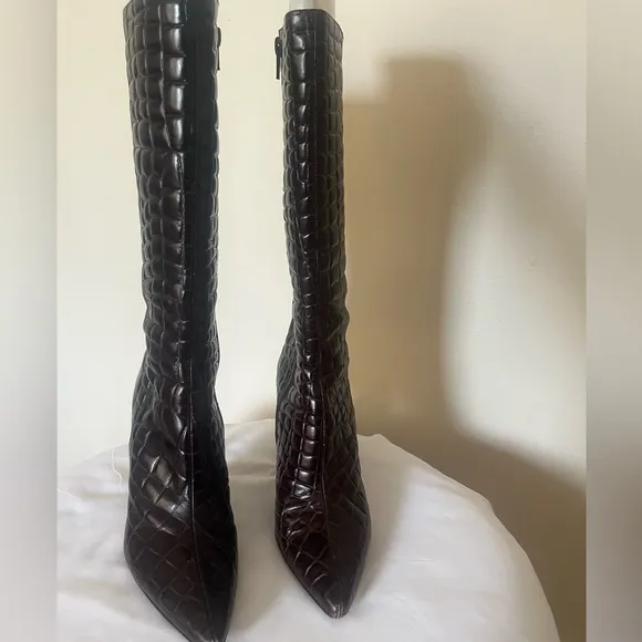 Women’s Via Spiga brown leather croc embossed mid calf pointy toe boots size 8.5