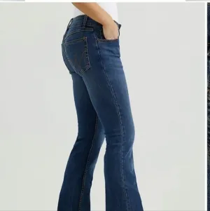 Wranglers WOMENs MID-RISE BOOTCUT JEANs size 28/5x36 brand new‎