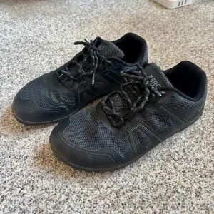 Xero Shoes Men's Size 9 Mesa Trail WP Sneaker Black Slip Resistant Shoes