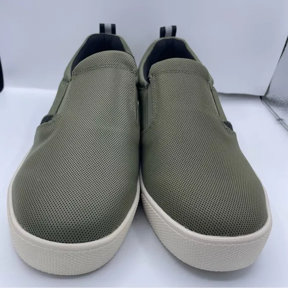 XTRATUF mens Topwater slip on shoes Size 9.5M