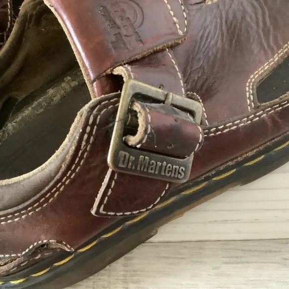 Y2k Dr. Martens brown pebbled leather sandals air wair fisherman shoes size 11