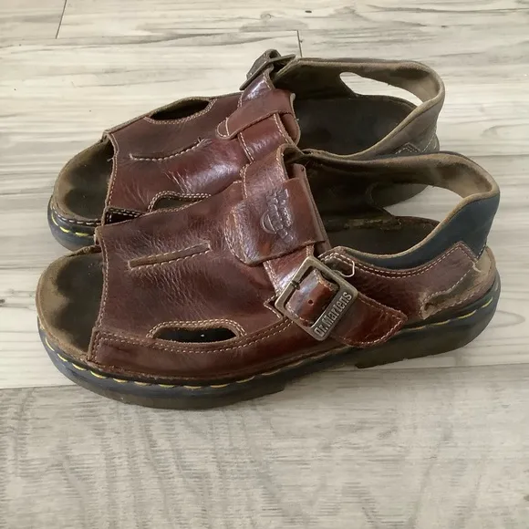 Y2k Dr. Martens brown pebbled leather sandals air wair fisherman shoes size 11