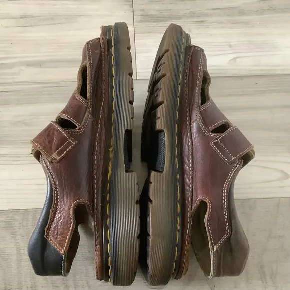 Y2k Dr. Martens brown pebbled leather sandals air wair fisherman shoes size 11