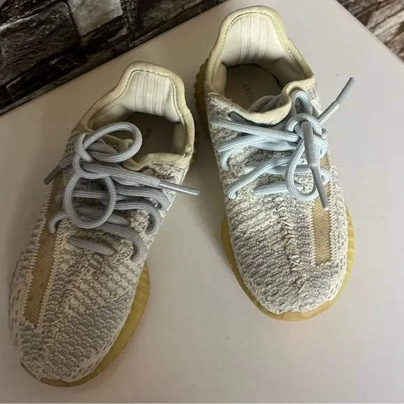 Yeezy Boost 350 V2 Lundmark Kids size 11.5