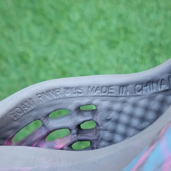 YEEZY FOAM RUNNERS - Mens Slippers - SIZE 8