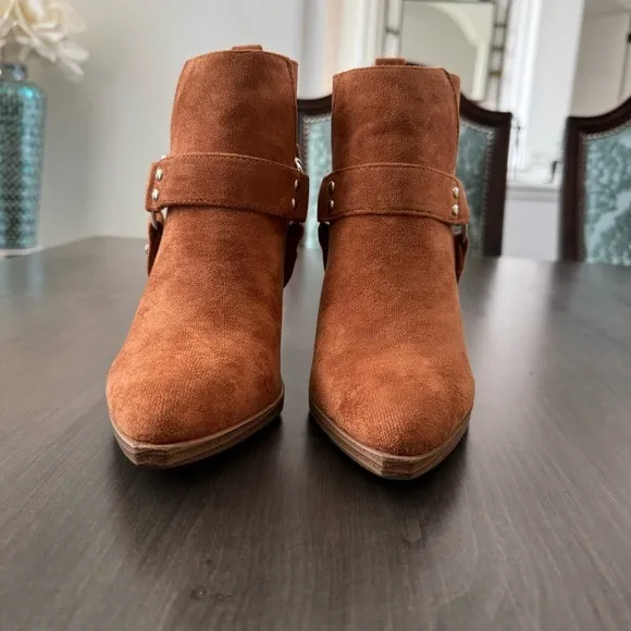 YOKI Muriel Women suede Western ankle boots cowgirl booties NWT Size 6.5