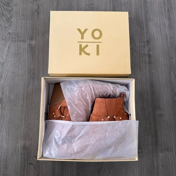 YOKI Muriel Women suede Western ankle boots cowgirl booties NWT Size 6.5