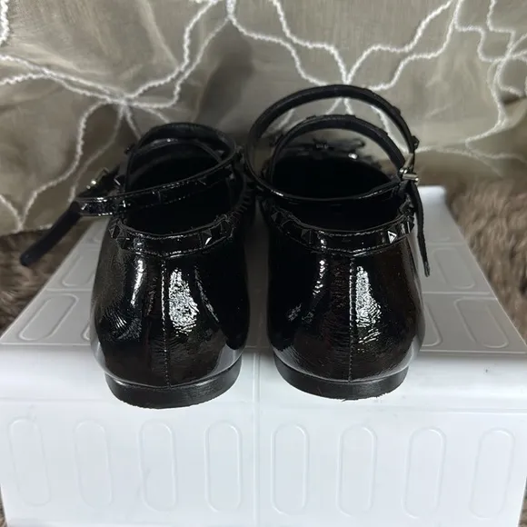 (Z2) Idoré patent leather mary janes style shoes, size 10B