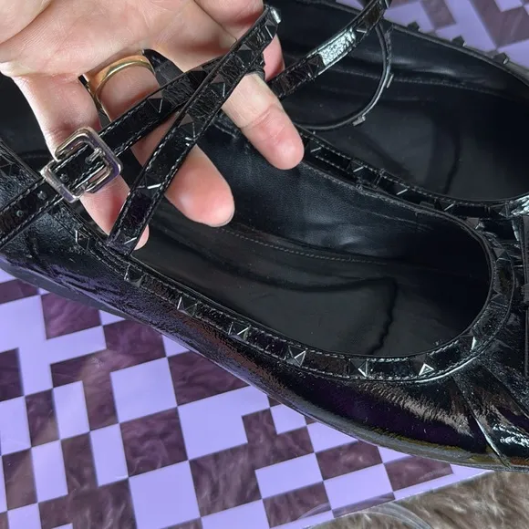 (Z2) Idoré patent leather mary janes style shoes, size 10B