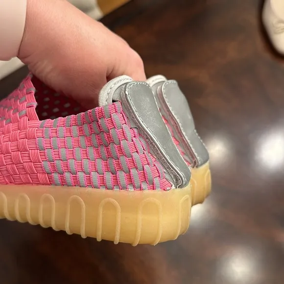 Zee Alexis Pink and Gray Woven Slip-On Shoes size 8
